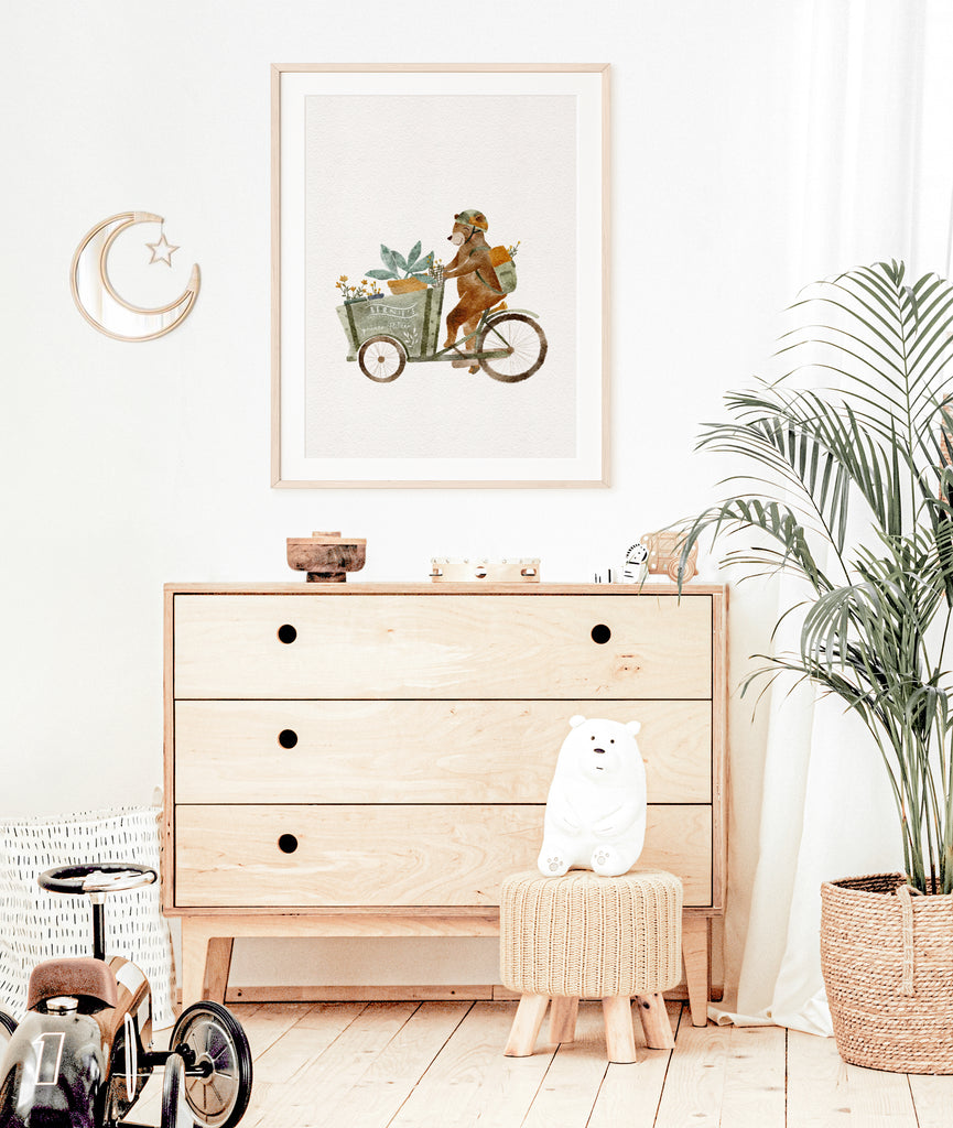 Bernie Bär auf Lastenrad mit Pflanzen Einkauf